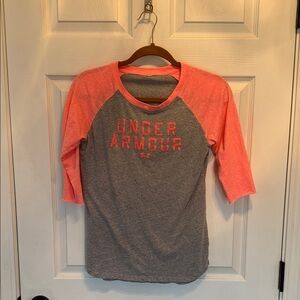 Under Armour Women’s Size M Gray and Coral 1/4 Sleeve Tee